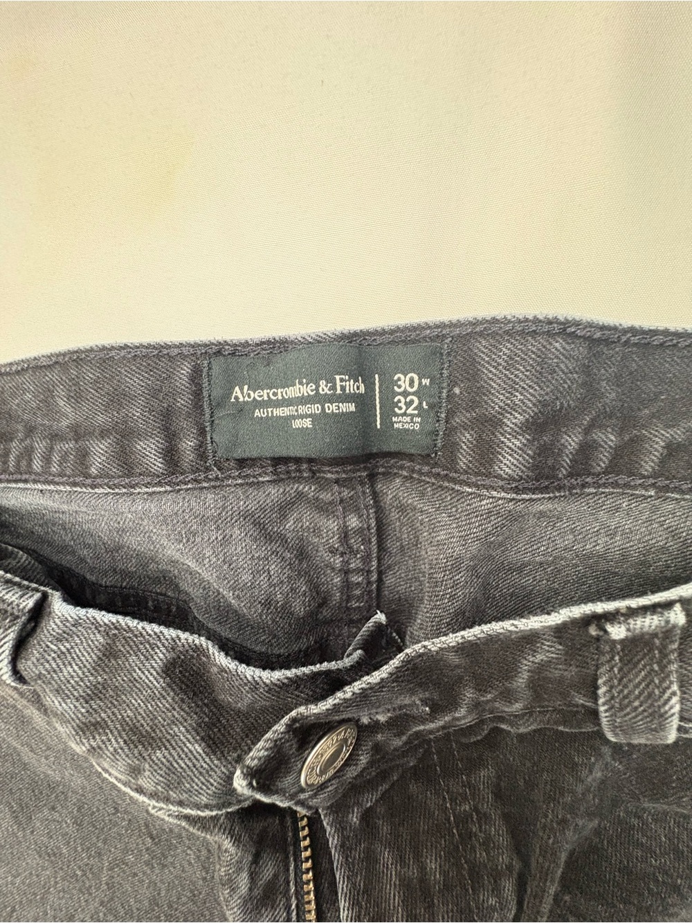 Abercrombie & Fitch Men's Black Rigid Denim Jeans